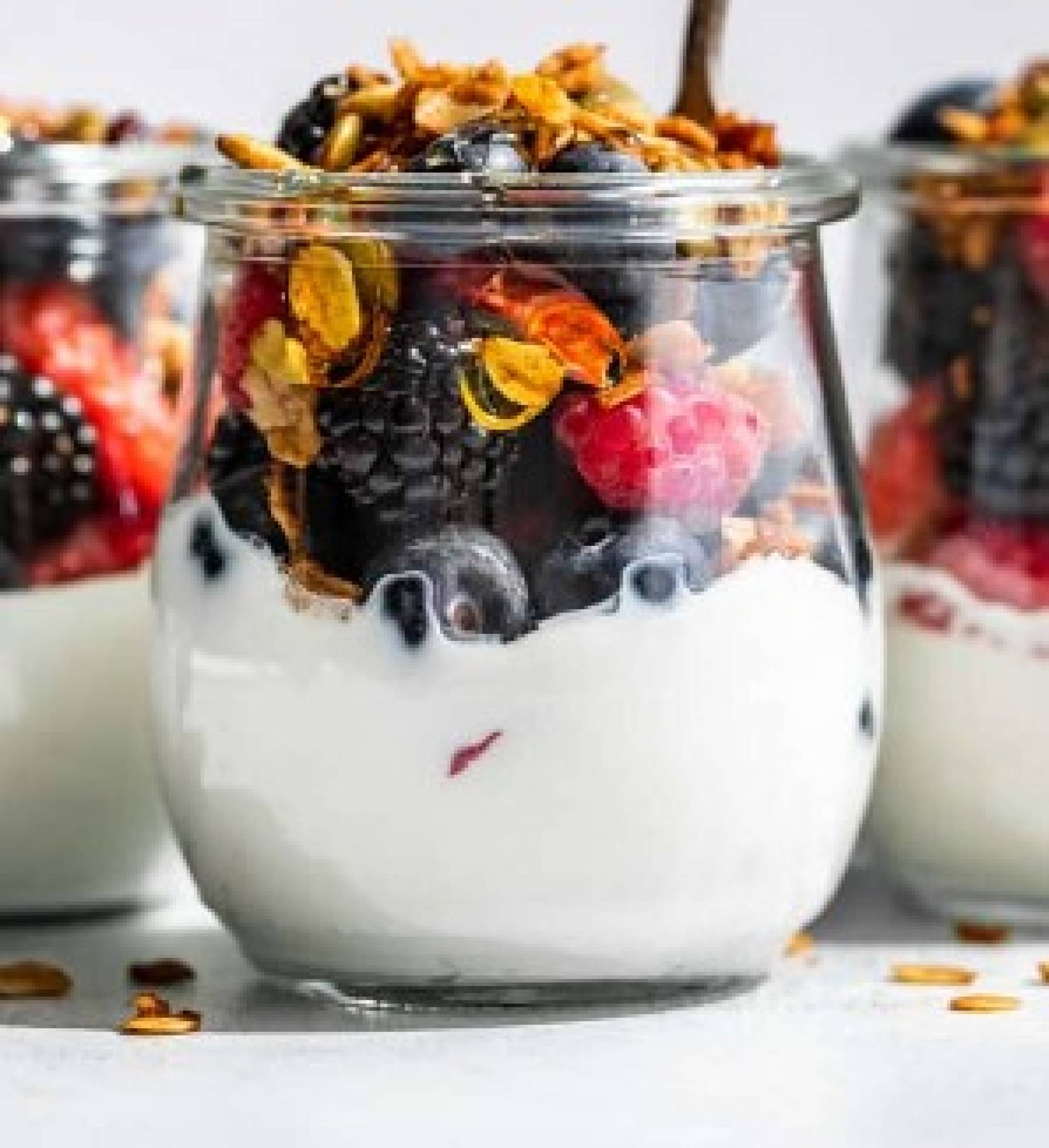 Mixed Berry & Granola Yogurt Parfait