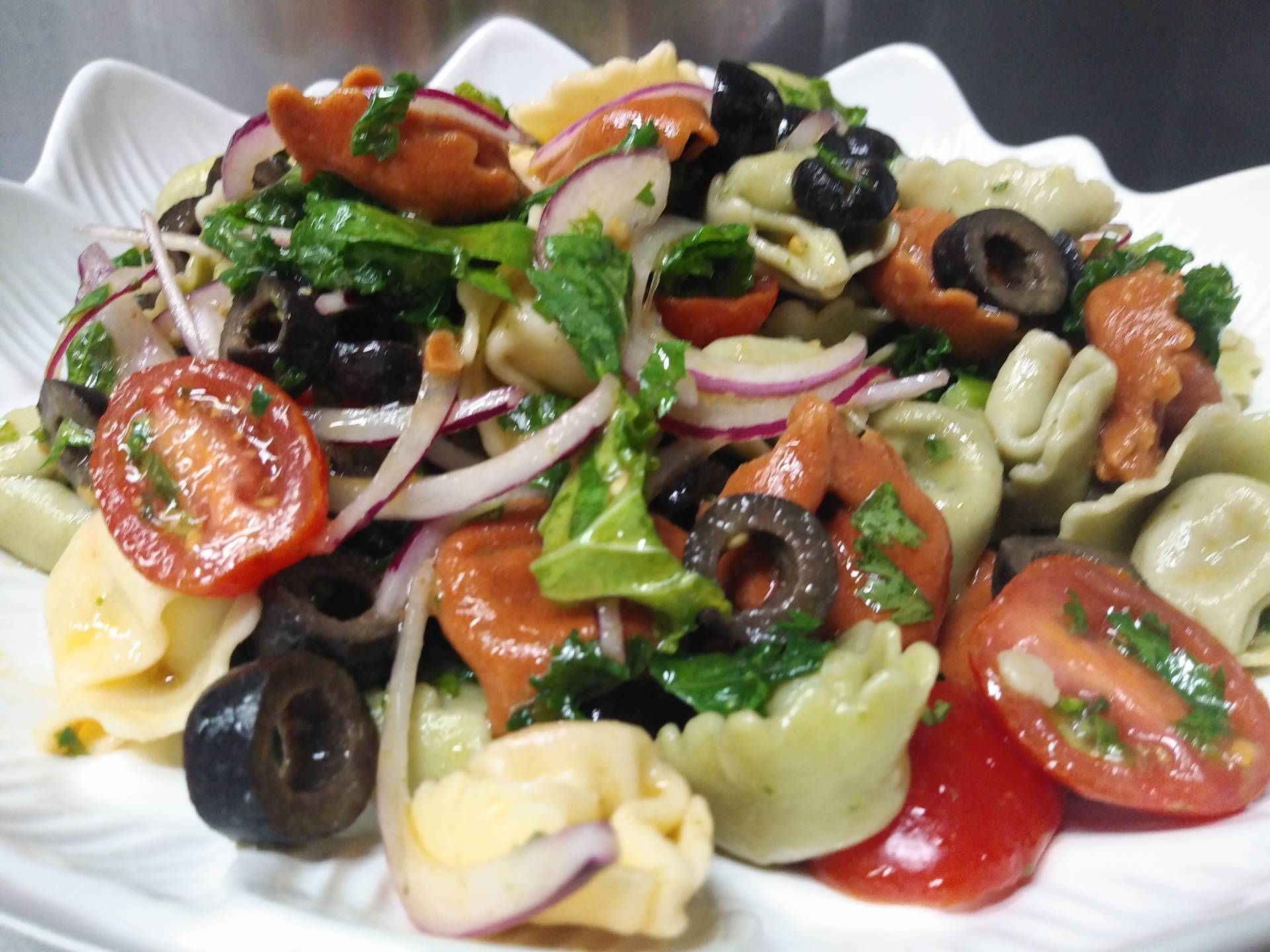 Mediterranean Cheese Tortellini Bowl with Chicken Thigh