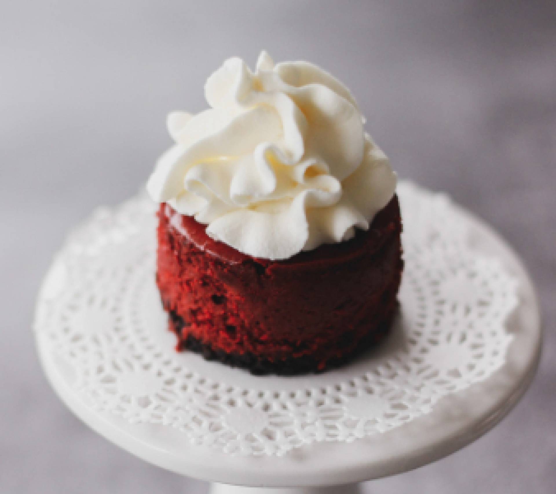 Red Velvet Mini Cheesecake Cup