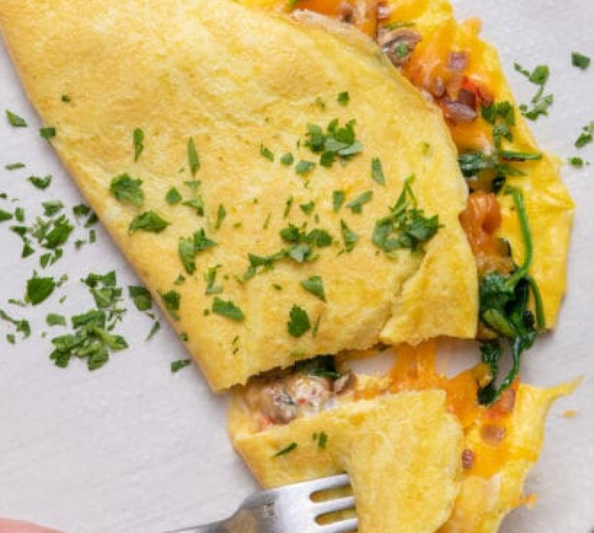 Vegetable & Mozzarella Omelette with Chicken Bacon