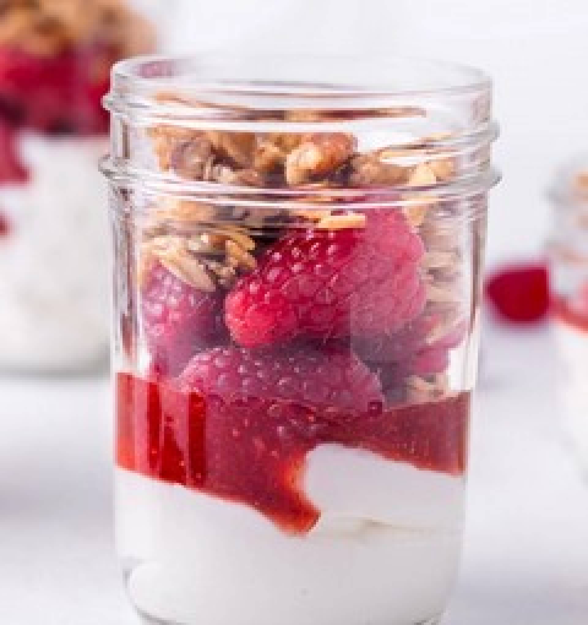 Raspberry Granola Greek Yogurt Parfait