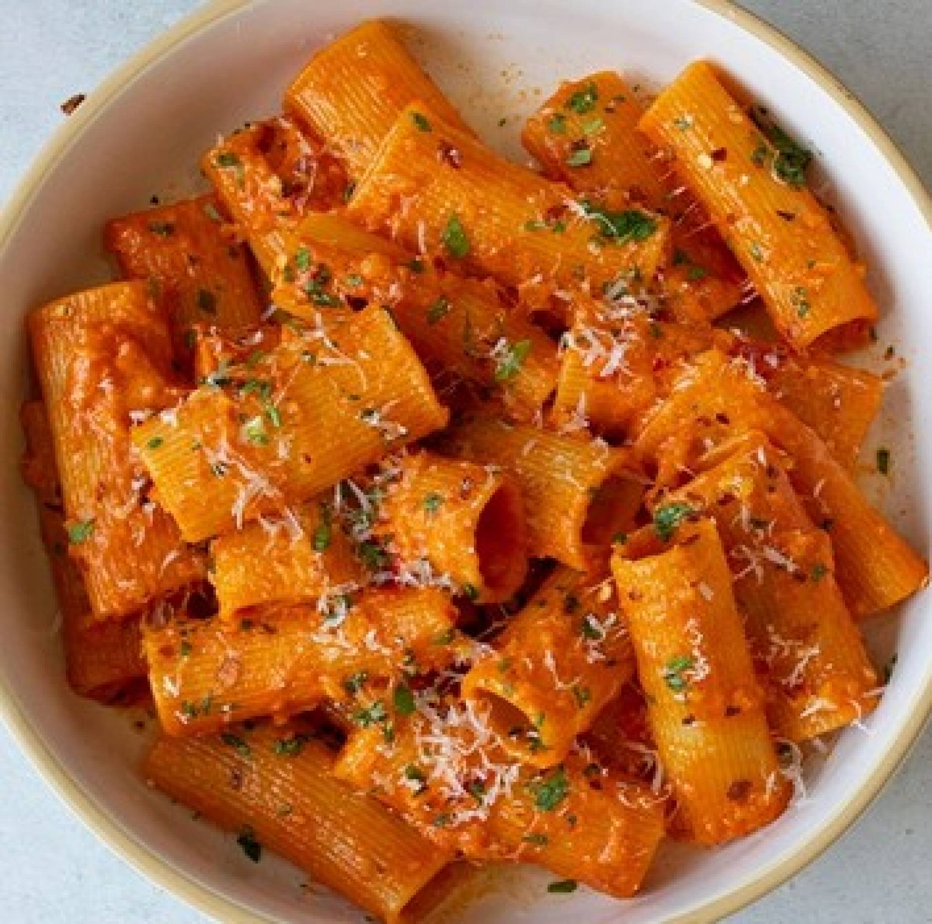 Spicy Rigatoni with Chicken Breast